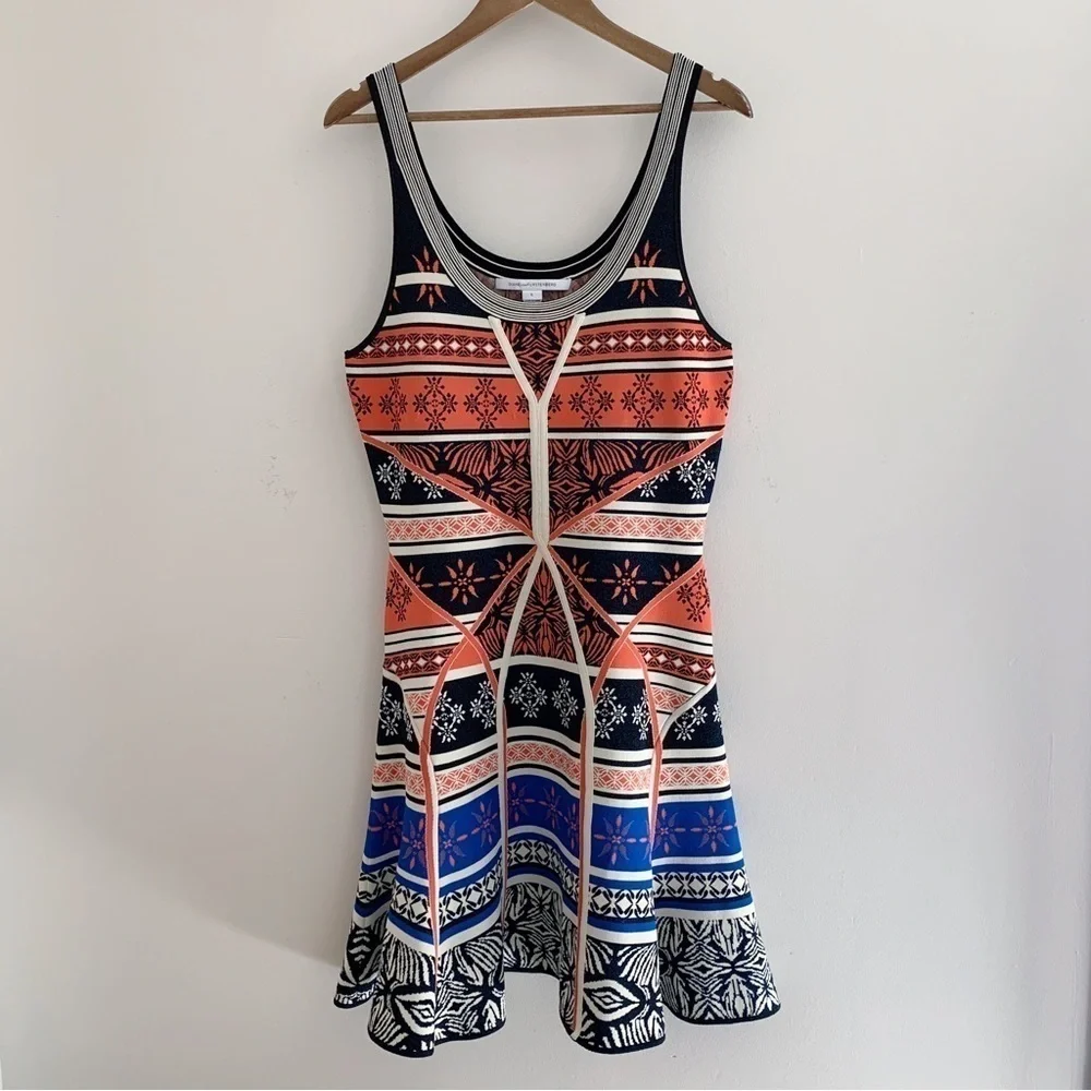 Diane Von Furstenberg Double Knit Sleeveless Fit and Flare Dress Large